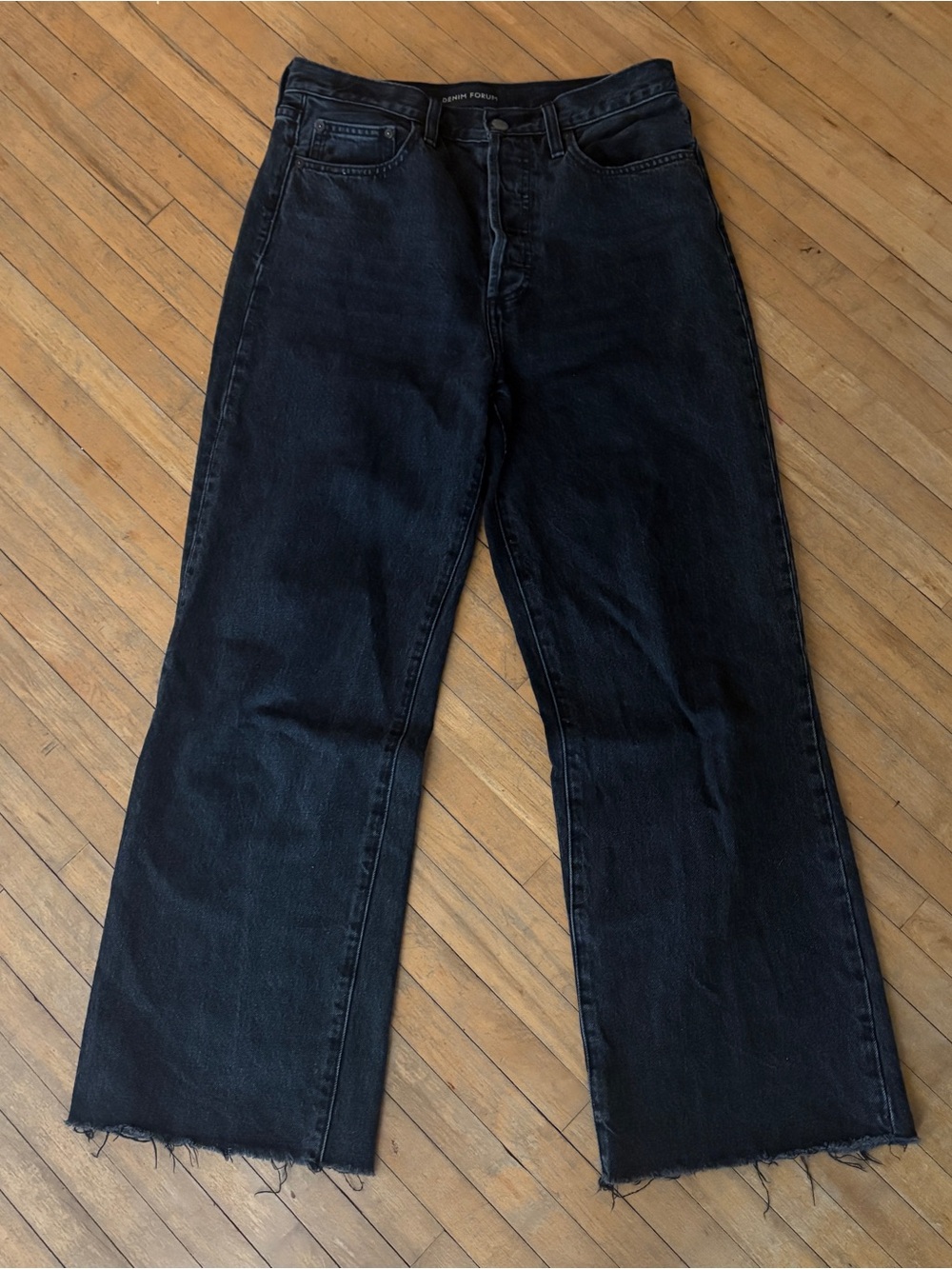 Aritzia Denim Forum Farrah High Rise Wide-Leg Black Raw Hem Jeans Size 28x28